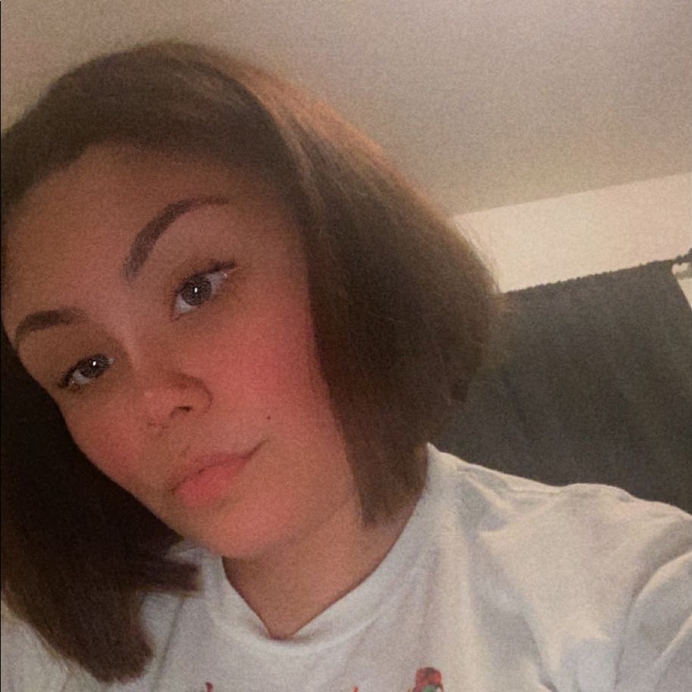 Meet your Posher, Alexis